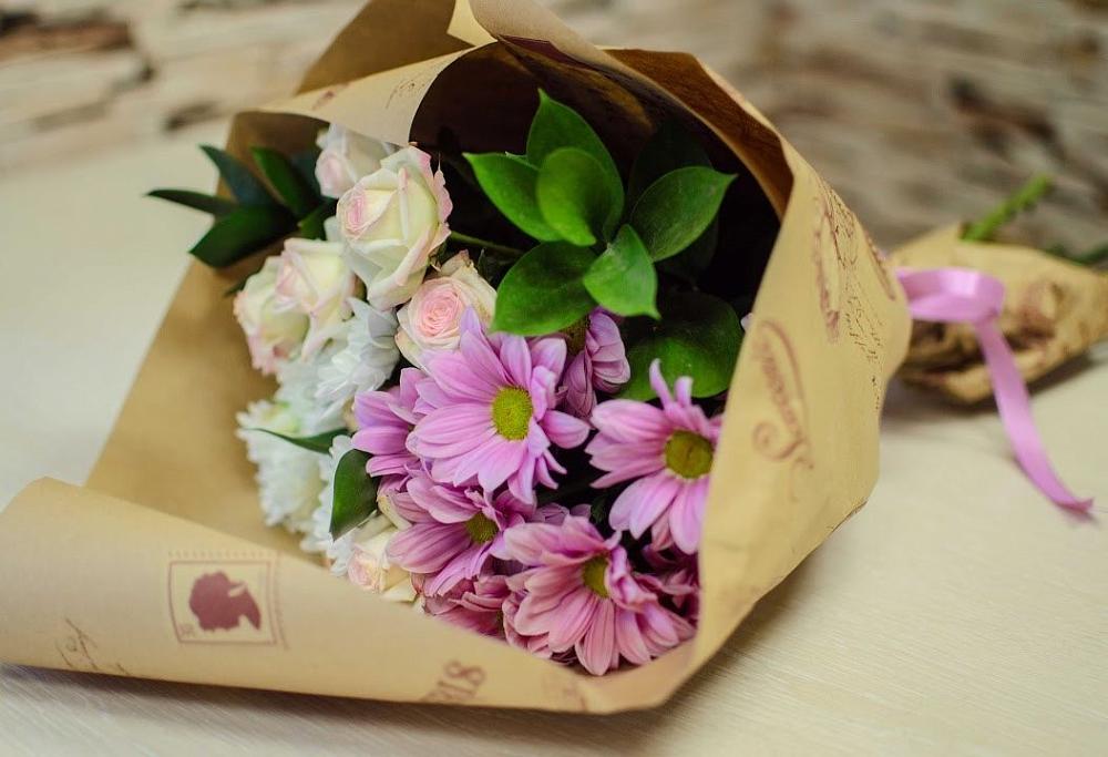 Букет цветов из: Розы и Хризантемы в Хомутово Иркутская область