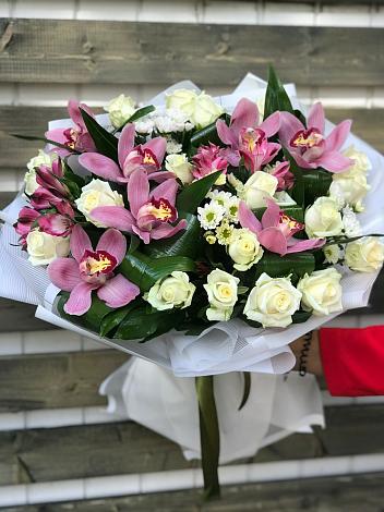 Букет цветов из: Розы и Хризантемы в Хомутово Иркутская область