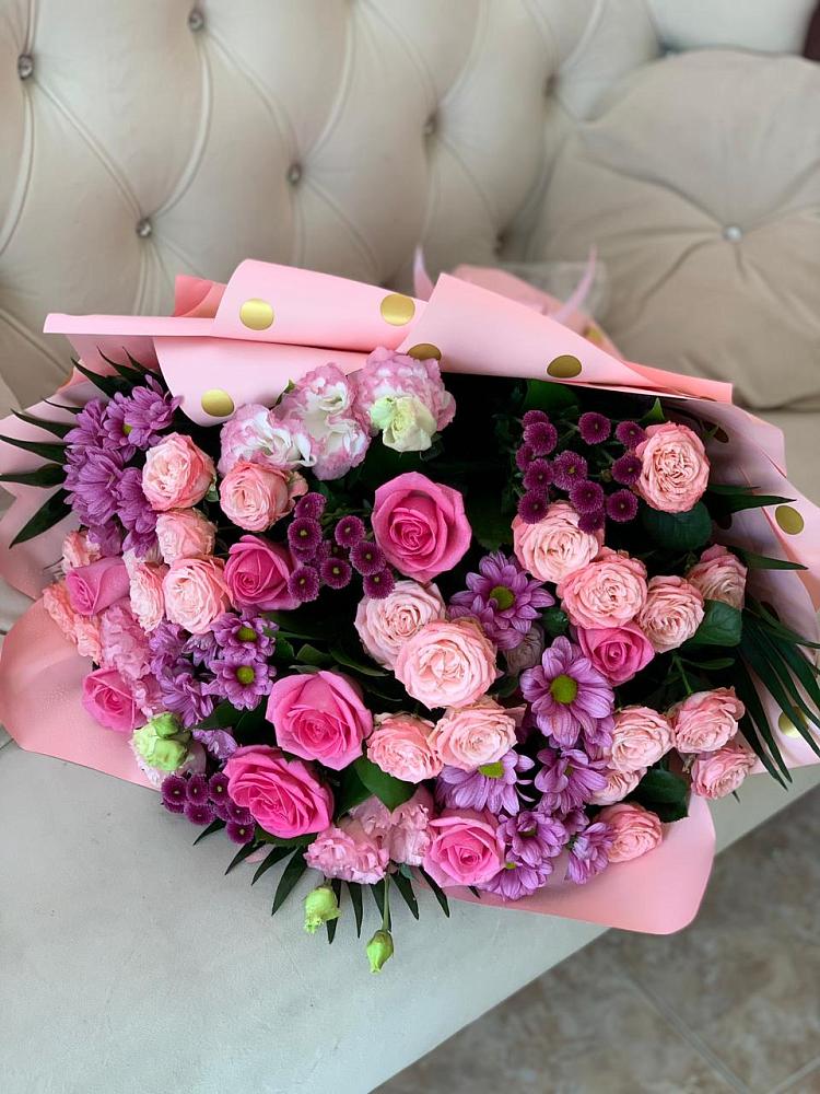 Букет цветов из: Хризантемы, Розы и Лизиантусы в Хомутово Иркутская область