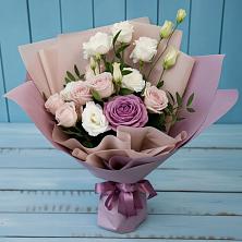 Букет цветов из:  Розы и Лизиантусы в Хомутово Иркутская область