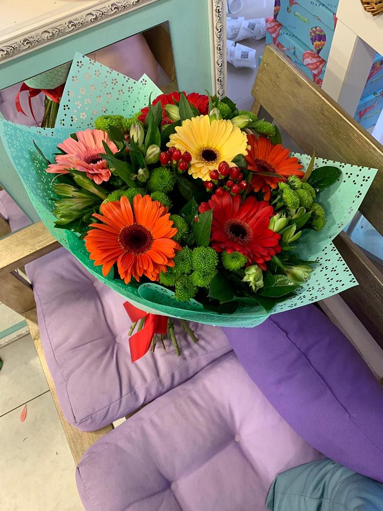 Букет цветов из: Герберы, Хризантемы и Альстромерии в Хомутово Иркутская область