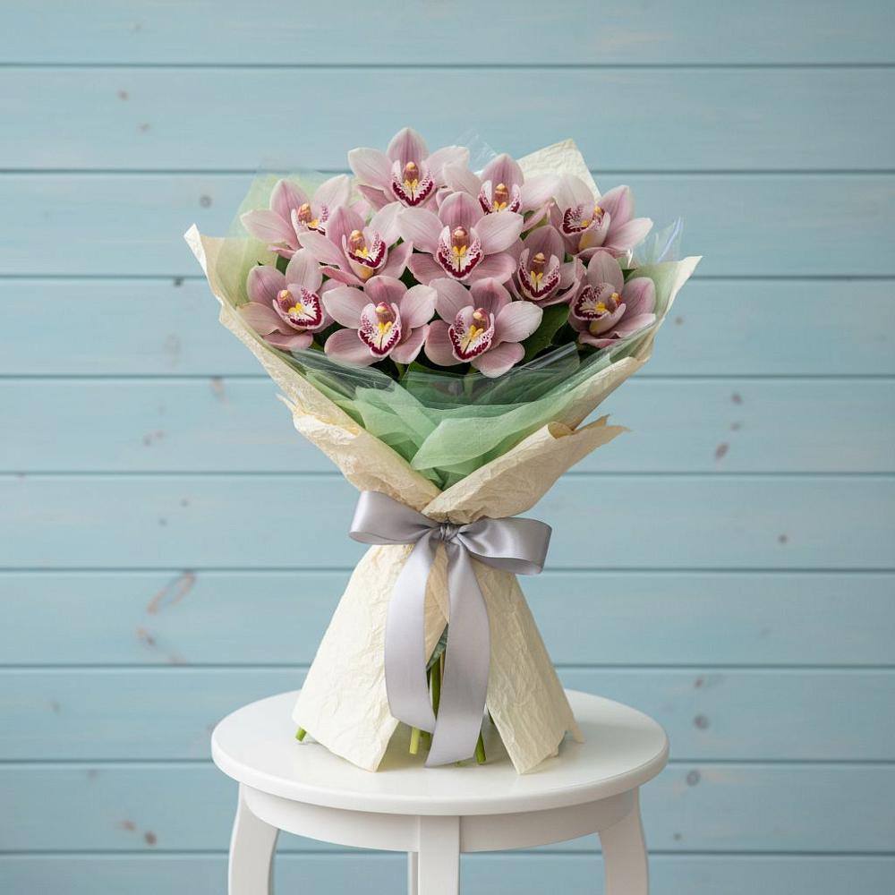 Букет цветов из: Орхидеи и Розы в Хомутово Иркутская область