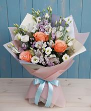 Букет цветов из:  Лизиантусы, Розы, Альстромерии и Гипсофила в Хомутово Иркутская область