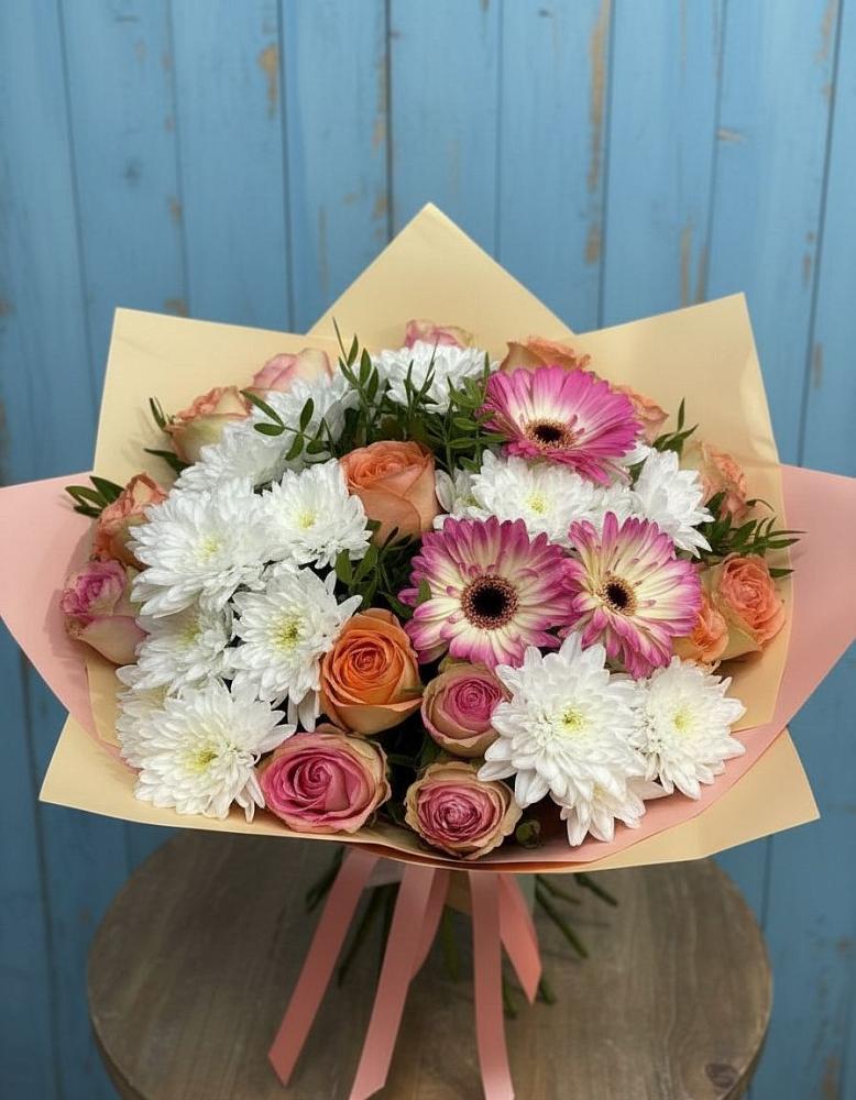 Букет цветов из: Розы, Герберы и Хризантемы в Хомутово Иркутская область