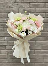 Букет цветов из:  Гвоздики, Розы, Лизиантусы и Хризантемы #REPLACE_PRED# Хомутово Иркутская область