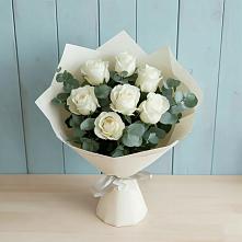 Букет Белые розы в Эвкалипте в Хомутово Иркутская область