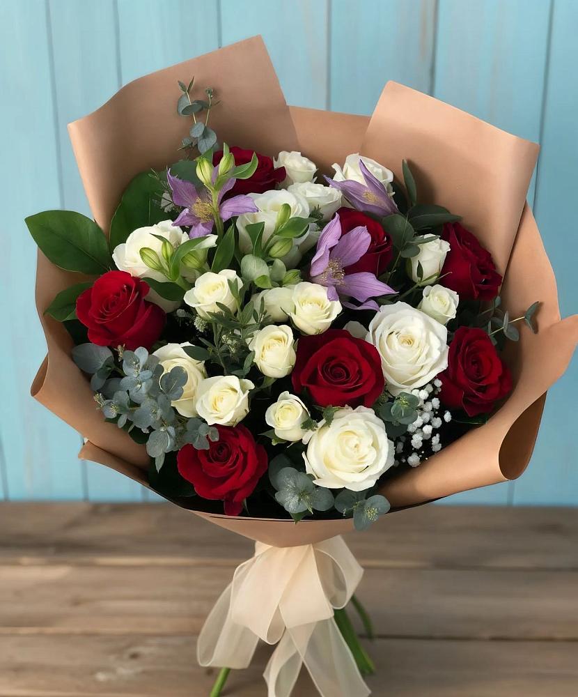 Букет цветов из: Розы и Альстромерии в Хомутово Иркутская область