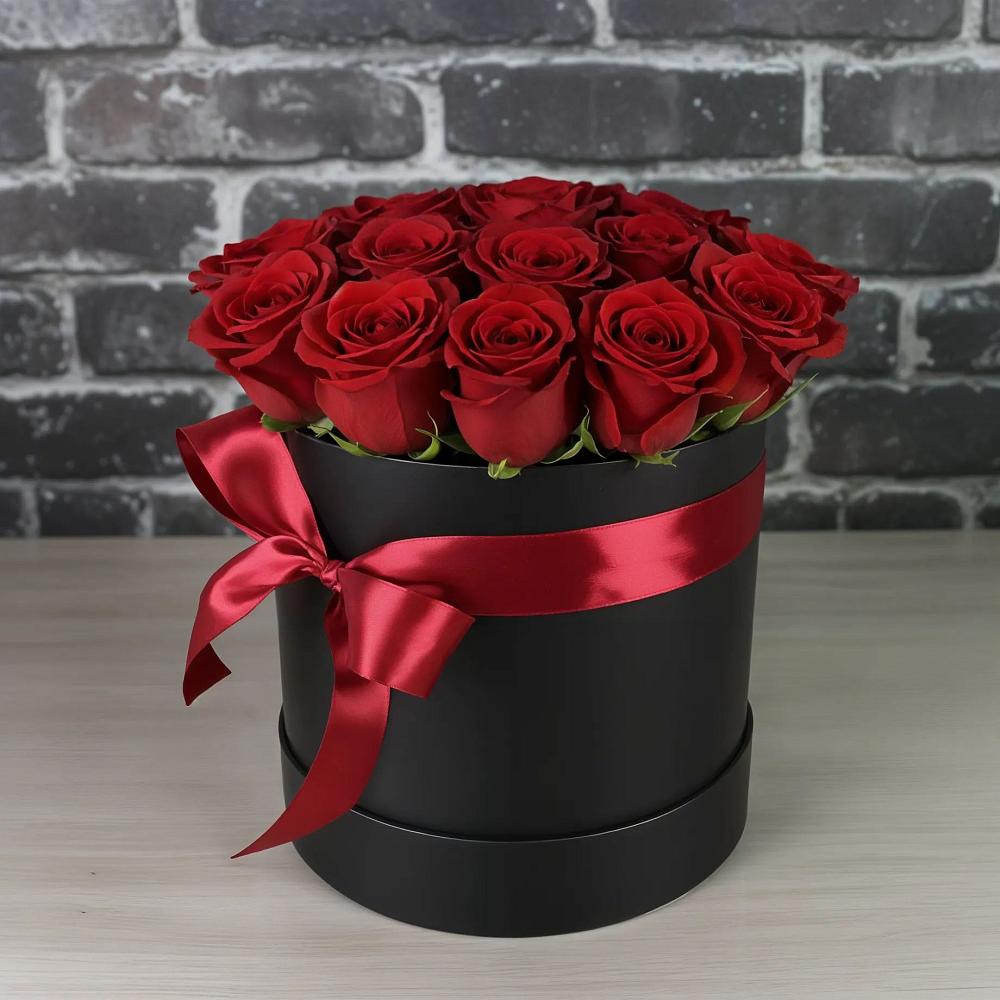 Цветочная композиция из Розы в шляпной коробке в Хомутово Иркутская область