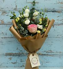 Букет цветов из:  Розы и Лизиантусы в Хомутово Иркутская область