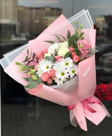 Букет цветов из: Розы, Лизиантусы и Хризантемы в Хомутово Иркутская область
